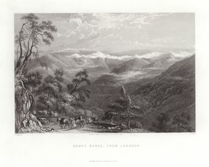 Catena montuosa innevata