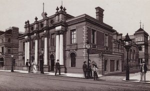 Municipio, Cardiff da English School