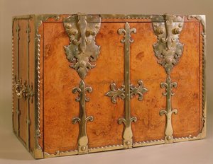 Secretaire da viaggio con montature in bronzo dorato da English School