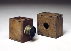 Due fotocamere a trappola per topi, c.1835