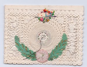 Biglietto di auguri vittoriano con un alveare e una colomba che tiene una busta, c.1880