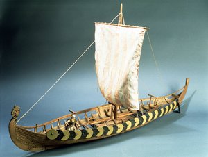 Modello di una nave vichinga trovata a Gokstad, Norvegia nel 1880