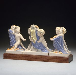Gruppo figurato in tre pezzi su plinto da Eric Bradbury