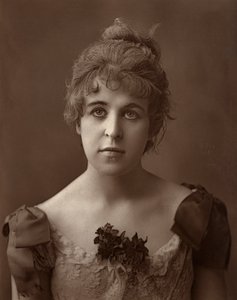 Miss Norreys, attrice britannica da Ernest Barraud