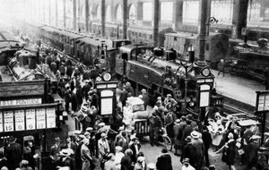 Arrivo del treno alla stazione nord, Parigi, 1931 da Ernest Flammarion