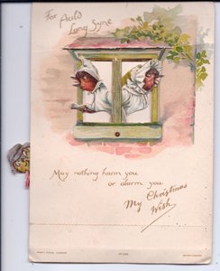 Cartolina di Natale vittoriana di due pettirossi in abiti da notte che guardano fuori dalla finestra allarmati, c.1880 da Ernest Henry Griset