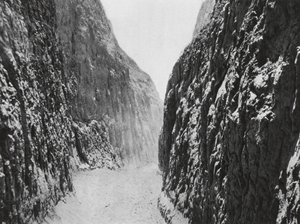 Pingyangfu, Shansi, gola nel Loess da Ernst Boerschmann