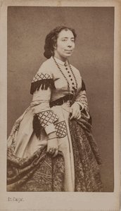 Ritratto della cantante e compositrice Pauline Viardot 1821-1910, tra il 1860 e il 1865 da Etienne Carjat
