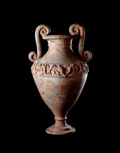 Civiltà etrusca: anfora in terracotta da una tomba di Poggio Sala, Italia IV secolo a.C. Dim 48 cm da Etruscan