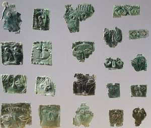 Ex-voto in piastra di bronzo raffigurante occhi. Artefatti dagli oggetti del Santuario di Reithia Este (Venetia). Civiltà etrusca, V-IV secolo a.C. da Etruscan