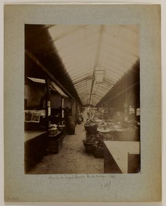 Marché des Enfants-Rouges, rue de Bretagne, 3ème arrondissement, Parigi da Eugène Atget