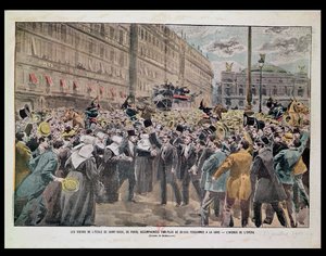 Le Sorelle della Scuola Saint-Roch a Parigi Accompagnate alla Stazione da 20.000 Persone, Avenue de l