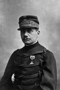 Il generale Gaston Borgnis Desbordes (1859-1901) studente militare francese della scuola politecnica, dopo una carriera militare nell