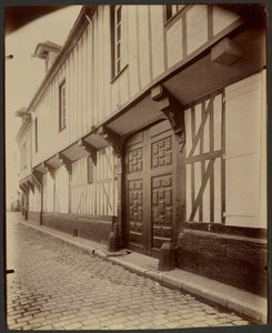 Beauvais, Casa, 27 Rue Pantaléon. da Eugène Atget