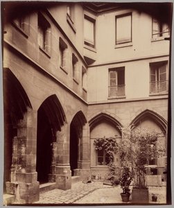 Cloître des Billettes, 24 rue des Archives da Eugène Atget