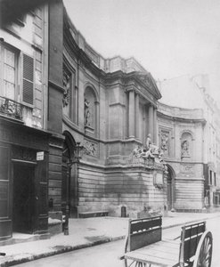 Fontaine des Quatre-Saisons, Rue de Grenelle, Parigi, 7° Arrondissement, 1898 da Eugène Atget
