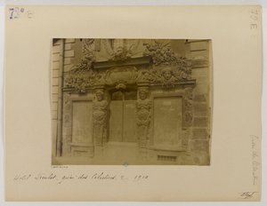 Porta, facciata sulla strada, hôtel de Fieubet (hôtel de la Valette, école Massillon), 2 quai des Célestins, 4ème arrondissement, Parigi da Eugène Atget