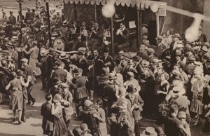 Parigi: Un bal de carrefour, le 14 juillet, Un ballo in spazi aperti da European Photographer