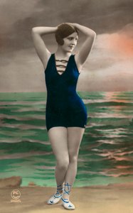 Giovane donna in costume da bagno (foto colorata) da European Photographer