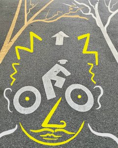 Ciclista e segnaletica, 2020-24 circa (arte digitale) da Evan Sklar