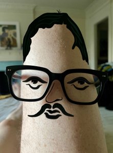Uomo della coscia, c.2020-24 (arte digitale) da Evan Sklar