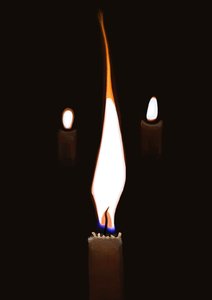 Tre candele (arte digitale) da Evan Sklar