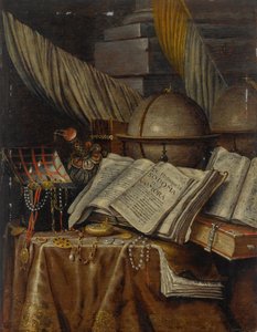 Natura morta Vanitas con un mappamondo, libri e una scatola di gioielli appoggiati su un tavolo drappeggiato
