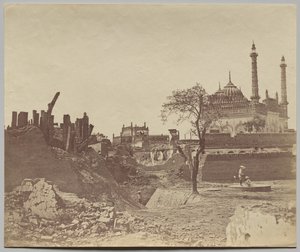 Batteria vicino alla Begum Kotie da Felice A. Beato