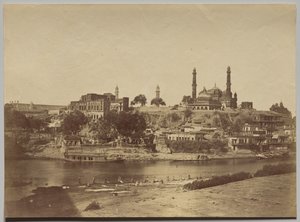 Il Forte Muchee Bhawan e il Fiume Gomti visti dal Ponte di Pietra da Felice A. Beato