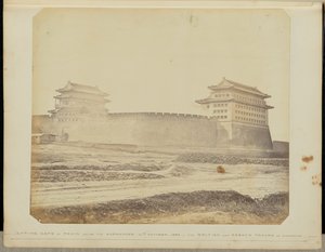 [Porta di Anting di Pechino dopo la resa - 21 ottobre 1860 - Le truppe britanniche e francesi in possesso].
