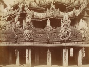 Intaglio nel balcone, Kyaung a Myingyan da Felice Beato