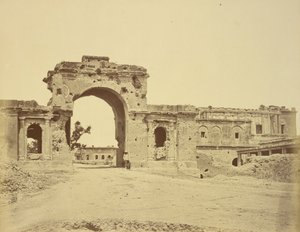 Porta di Accesso alla Residenza, Comunemente la Porta della Guardia Bailee, Tenuta dal Tenente Colonnello R.H.M. Aitken, del 13º Bengal Native