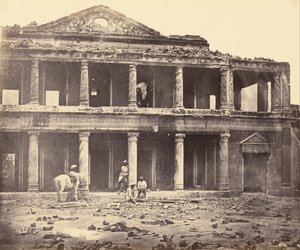 Interno di Secundra Bagh dopo il Massacro da Felice Beato