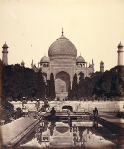 Il Taj Mahal con le fontane