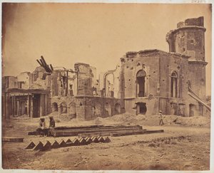 La facciata della Residenza, Lucknow, 1858 da Felice Beato