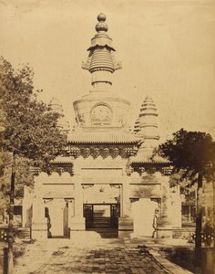 Monumento tibetano nel Tempio Lama vicino a Pechino, agosto 1860 da Felice Beato