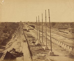 Cima del Muro dal Cancello di Antin presa in possesso dalle truppe britanniche e francesi, 21 ottobre 1860 da Felice Beato