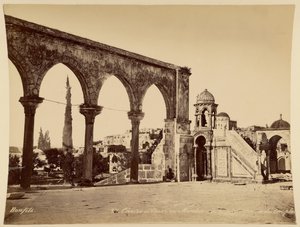 Il trono di Omar o il gradino sulla piattaforma del tempio