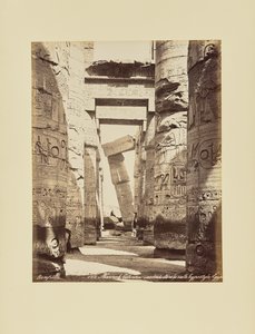 Karnak. Colonna inclinata nella sala ipostila, Egitto da Félix Bonfils