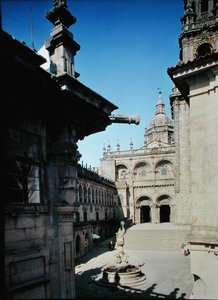 Facciata sud e Plaza de Praterias