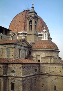 Vista esterna della chiesa di San Lorenzo, in parte di Filippo Brunelleschi (1377-1446) XV-XVI secolo (Chiesa di San Lorenzo) Firenze, Italia