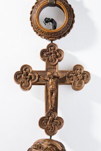Rosario di Enrico VIII, (dettaglio) della croce (legno di bosso) da Flemish School