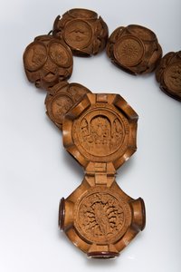 Rosario di Enrico VIII, (dettaglio) del grano Pater aperto (legno di bosso)