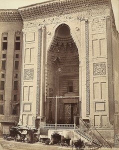 Porta della Moschea del Sultano Hassan, al Cairo, Egitto da Félix Bonfils