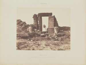 Karnak (Tebe). Primo pilone - Rovine della Porta e dei Colossi, viste dal punto E da Félix Teynard
