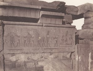 Karnak Tebe, Palazzo - Costruzione in granito - Decorazione scolpita..., 1851-52, stampato 1853-54 da Félix Teynard