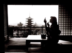 "Kyoto frivola". La pagoda Yasaka vista dal ristorante Kyo-Yamato da Fosco Maraini
