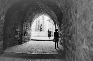 Strada nei souk della Città Vecchia di Gerusalemme