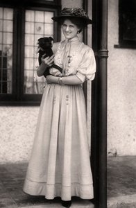 Zena Dare, attrice inglese, 1887-1975, inizio XX secolo da Foulsham and Banfield