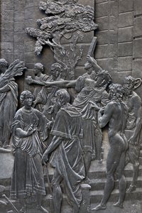 Base che rappresenta Alessandro Farnese che riceve gli ambasciatori della Regina Elisabetta d